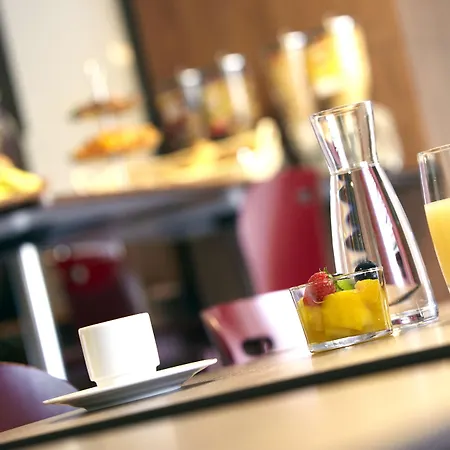 Ibis Styles Centre Gare מלון 3*