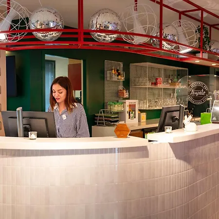 Ibis Styles Centre Gare מלון 3*