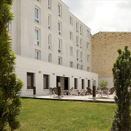 Ibis Styles Centre Gare מלון 3*